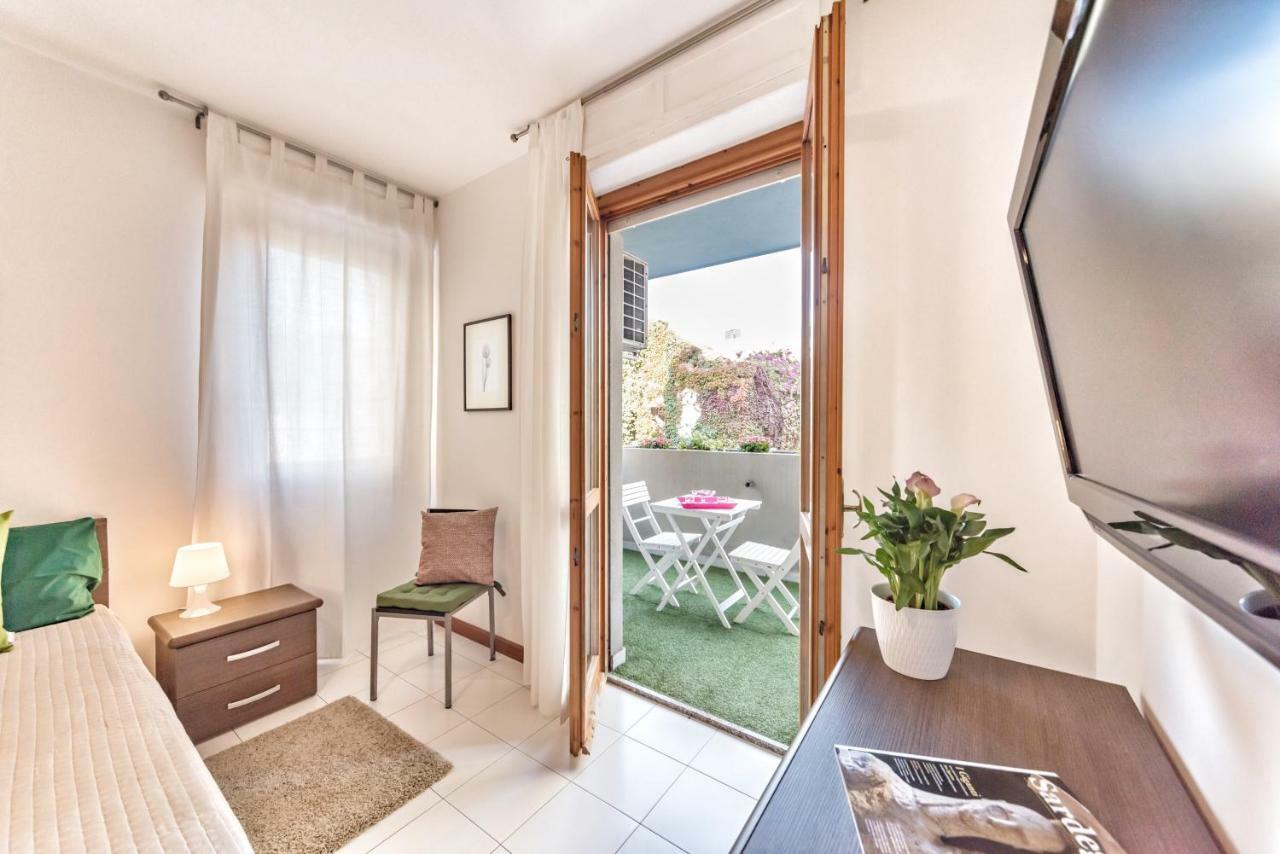 Green Apartment-City Centre Cagliari Esterno foto